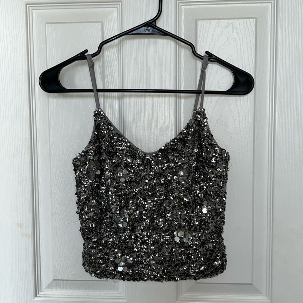 Sequence cropped tank